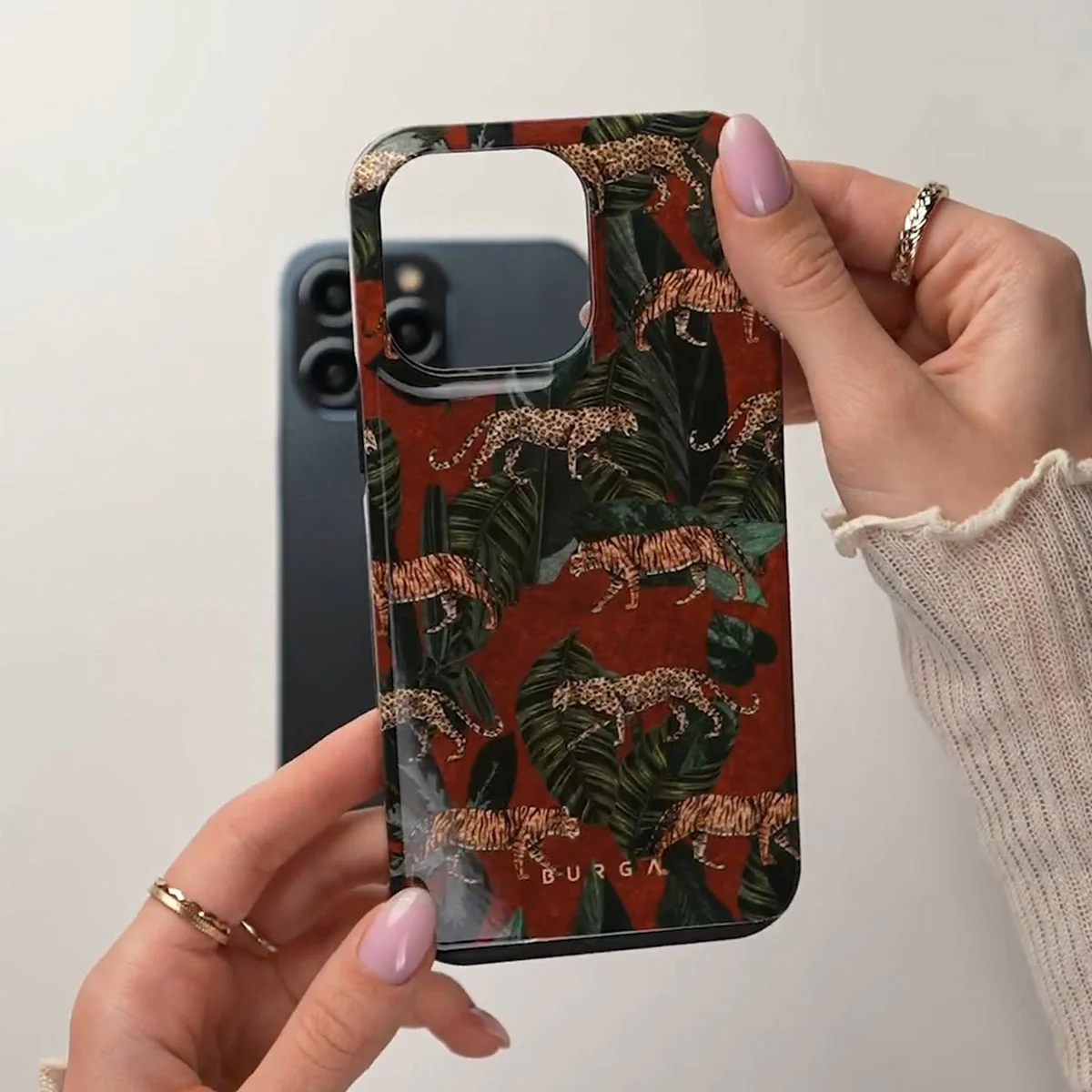 Morning Commute - Designer iPhone 17e Case - Image 5